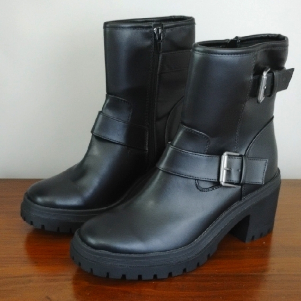 Esprit  DELLA Chunky Lug Sole Black Moto Combat Boots 7.5